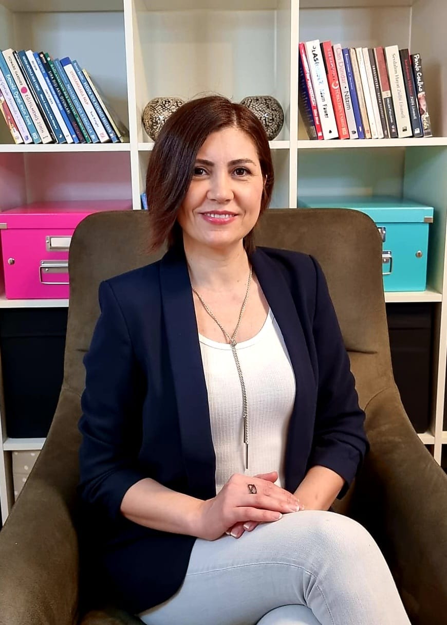 Ayşe Durmuş Kimdir?